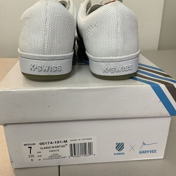 Athletic_Shoes
